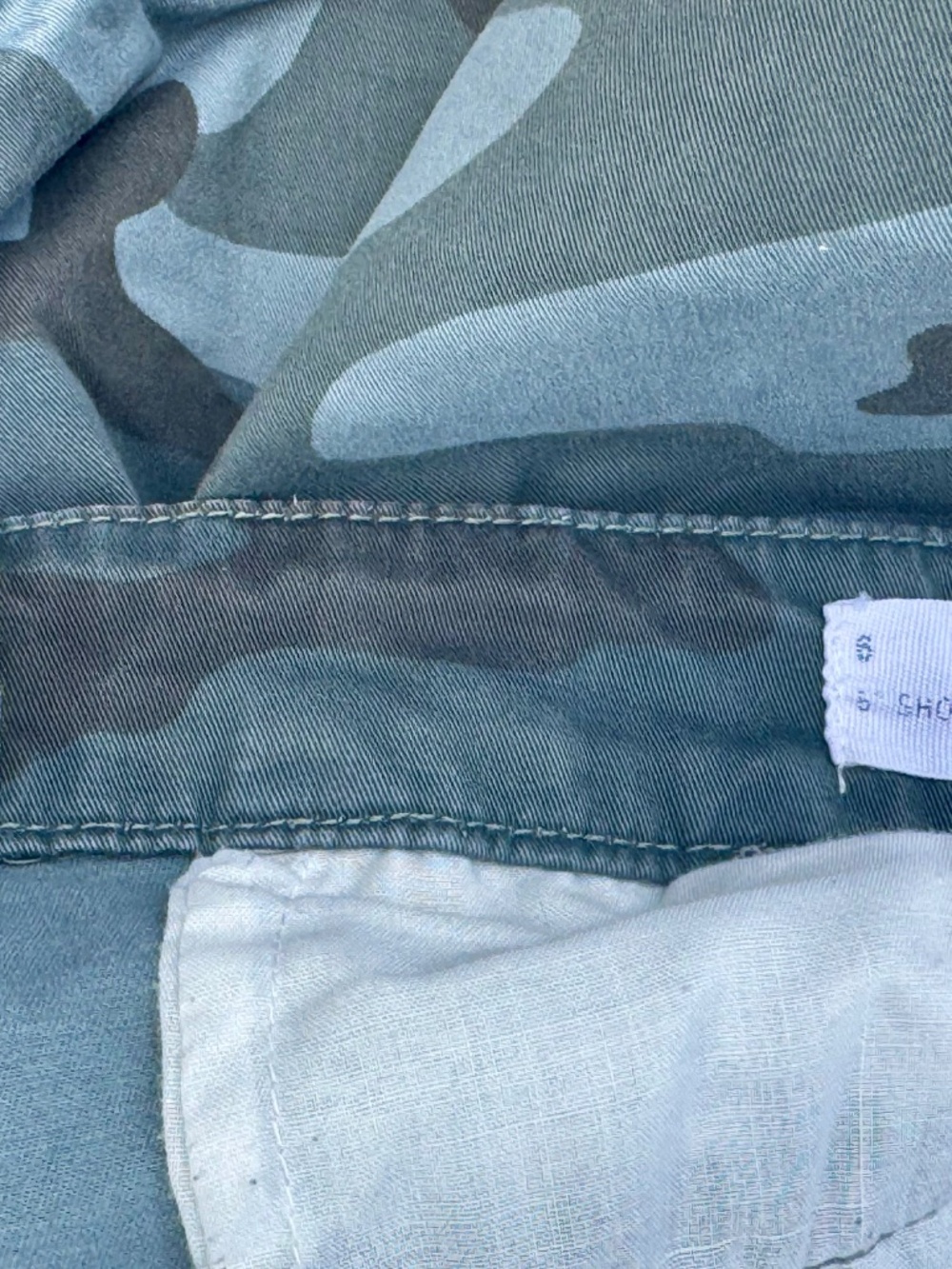 Gap camo shorts - Picture 3 of 3